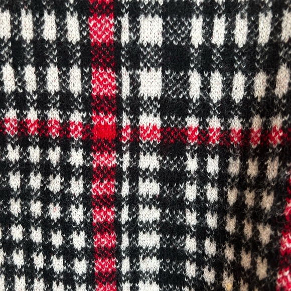 Great sweater for colder weather. - Picture 3 of 3